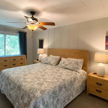 Bradfield - 4-Bedroom Home Home